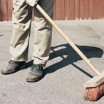 Asphaltversiegelung in wenigen Schritten: kehren Asphaltversiegelung in wenigen Schritten: kehren