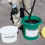 Asphaltversiegelung in wenigen Schritten: stradalan verduennen Asphaltversiegelung in wenigen Schritten: stradalan verduennen